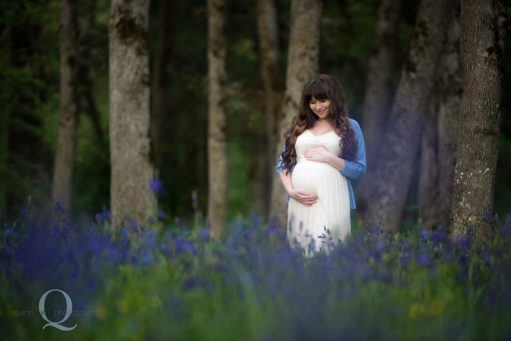 maternity photo park flowers blue