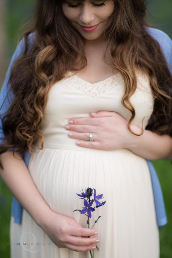blue flower maternity gender reveal