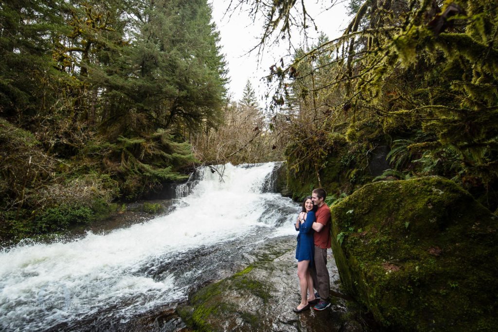 engagement photo alsea falls