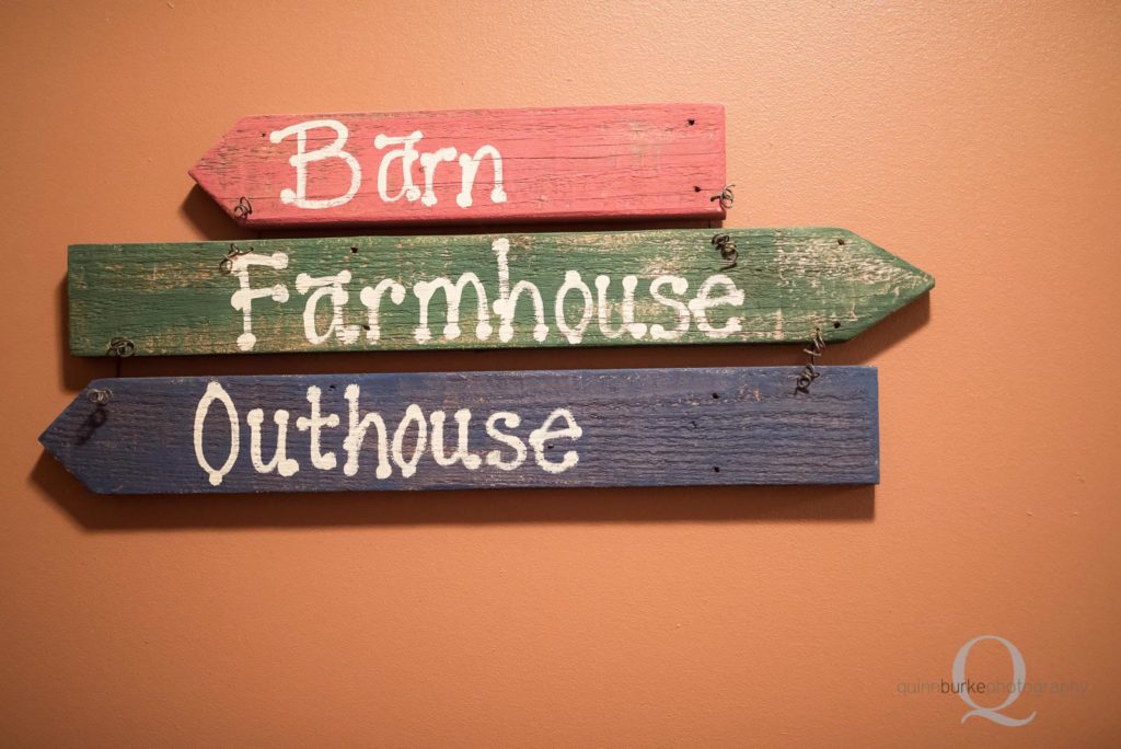 barn farmhouse outhouse sign