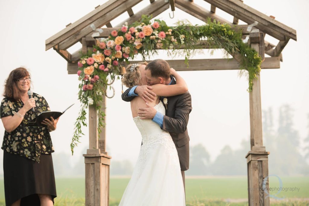 bride groom first kiss