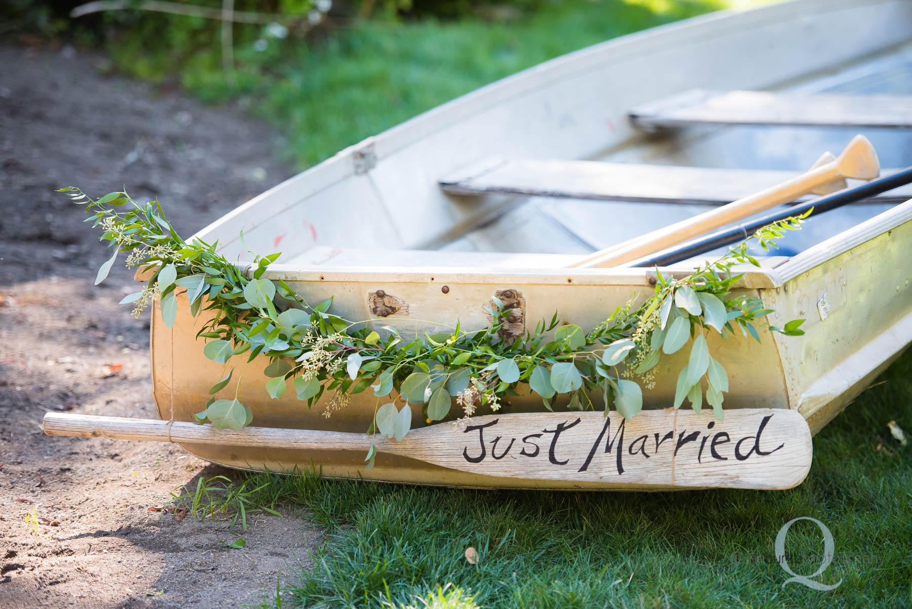 rons pond boat with just married paddle