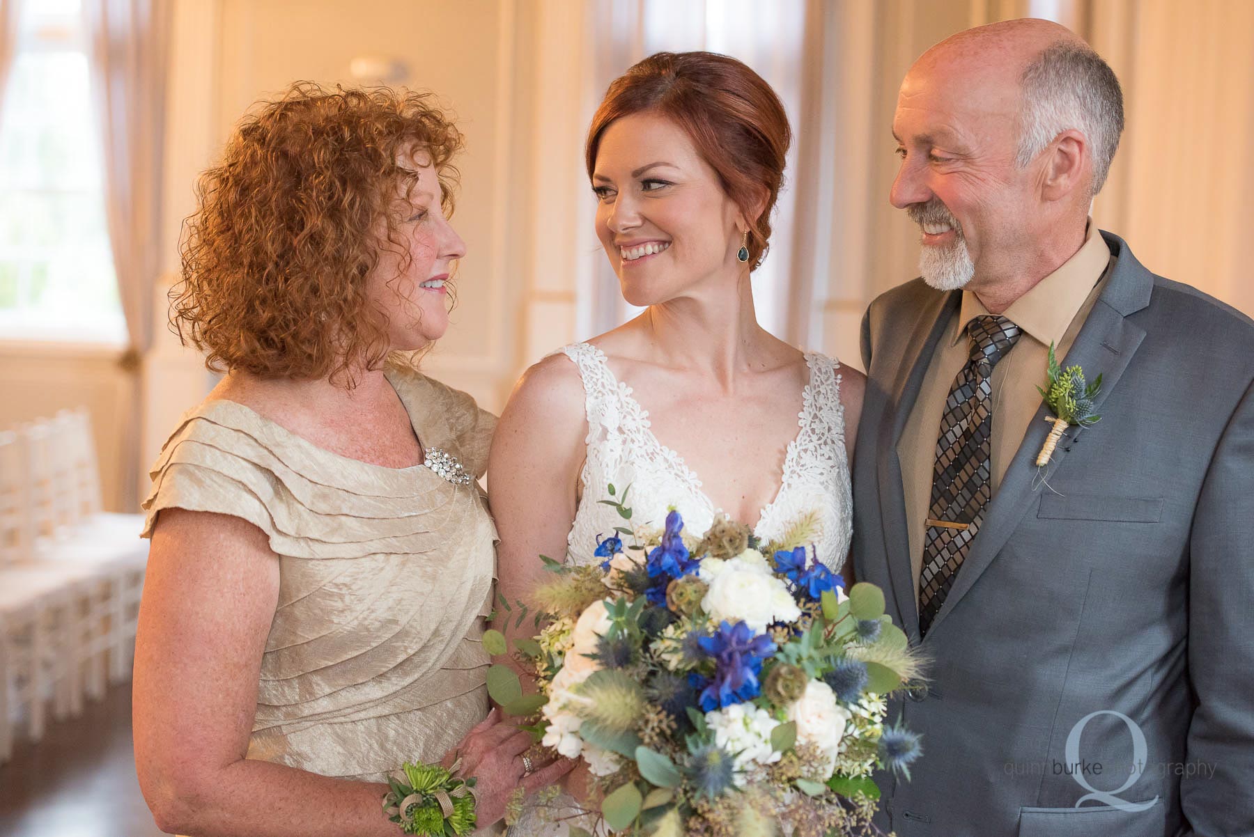 bride with parents before wedding salem oregon