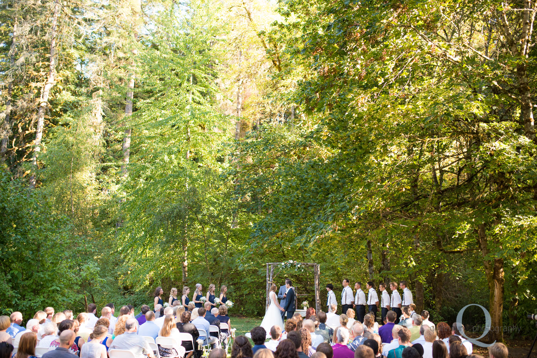wedding ceremony at rons pond in monmouth oregon