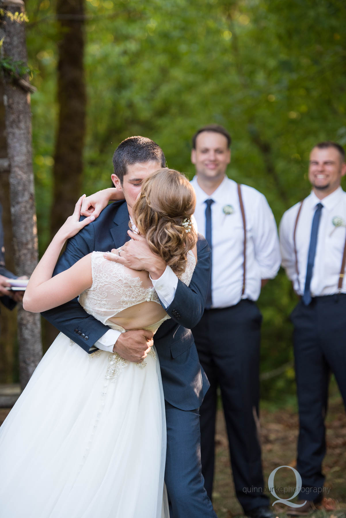 wedding ceremony first kiss at rons pond