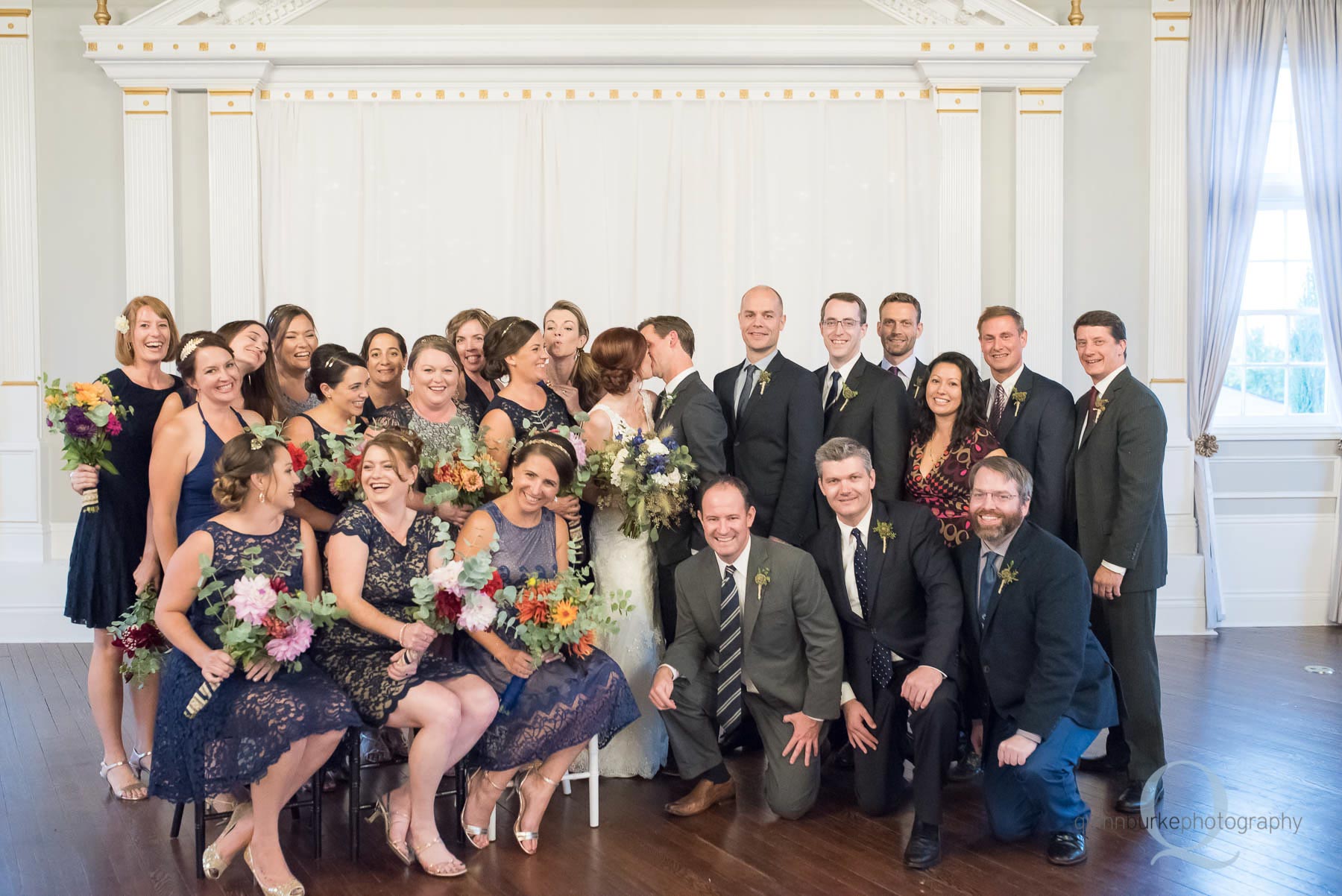 large wedding party Old Schoolhouse Newberg wedding