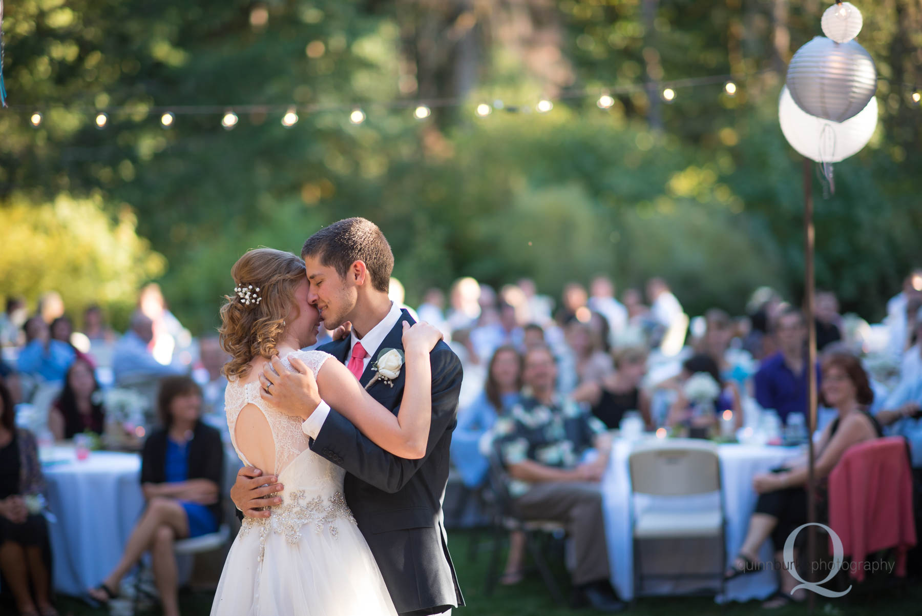bride groom first dance at rons pond wedding