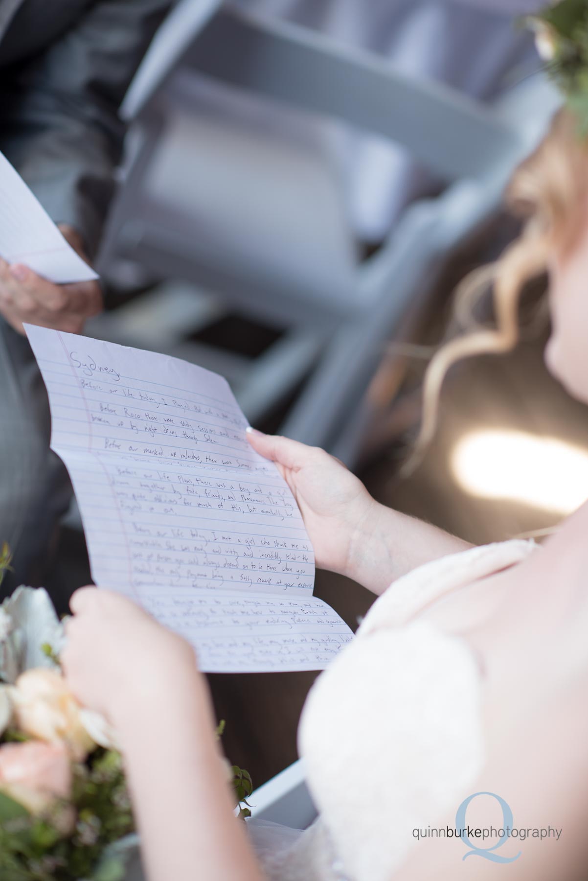 bride reads note from groom before wedding oregon