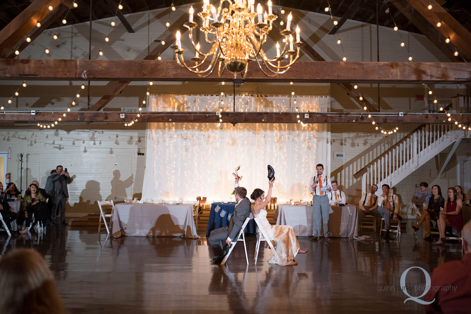 shoe game during Green Villa Barn wedding